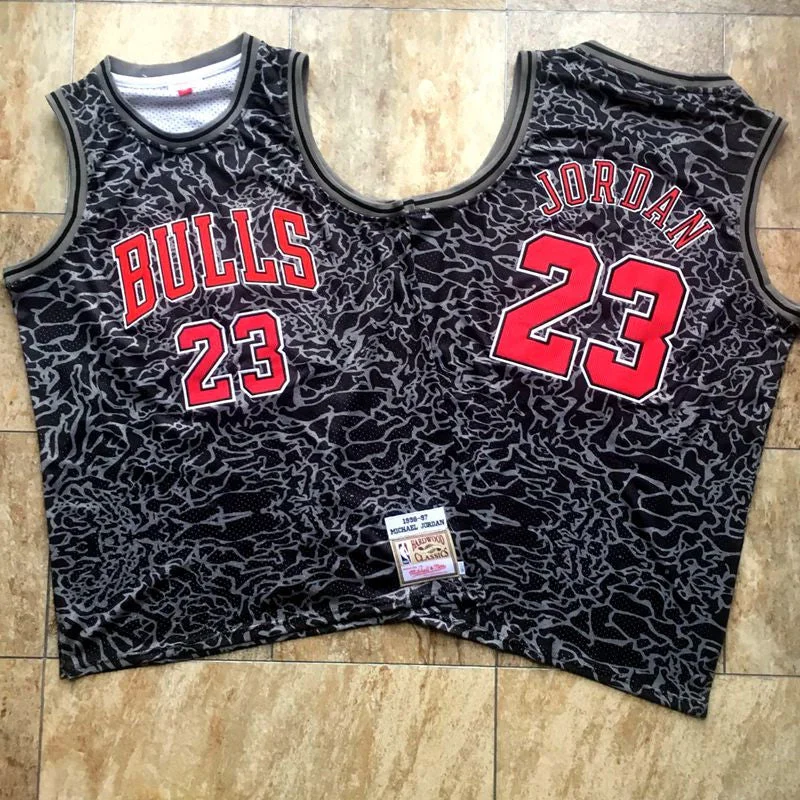 Basketball Jersey for Comfortable Fit-Bulls 23 Michael Jordan Black 1996 97 Hardwood Classics Basketball Jersey